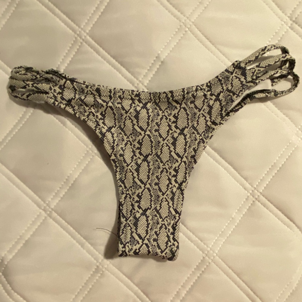 Bikini bottoms